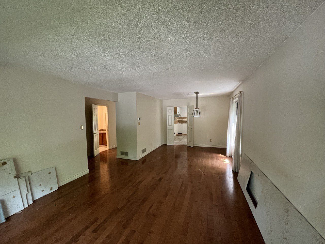 Great room before renovation